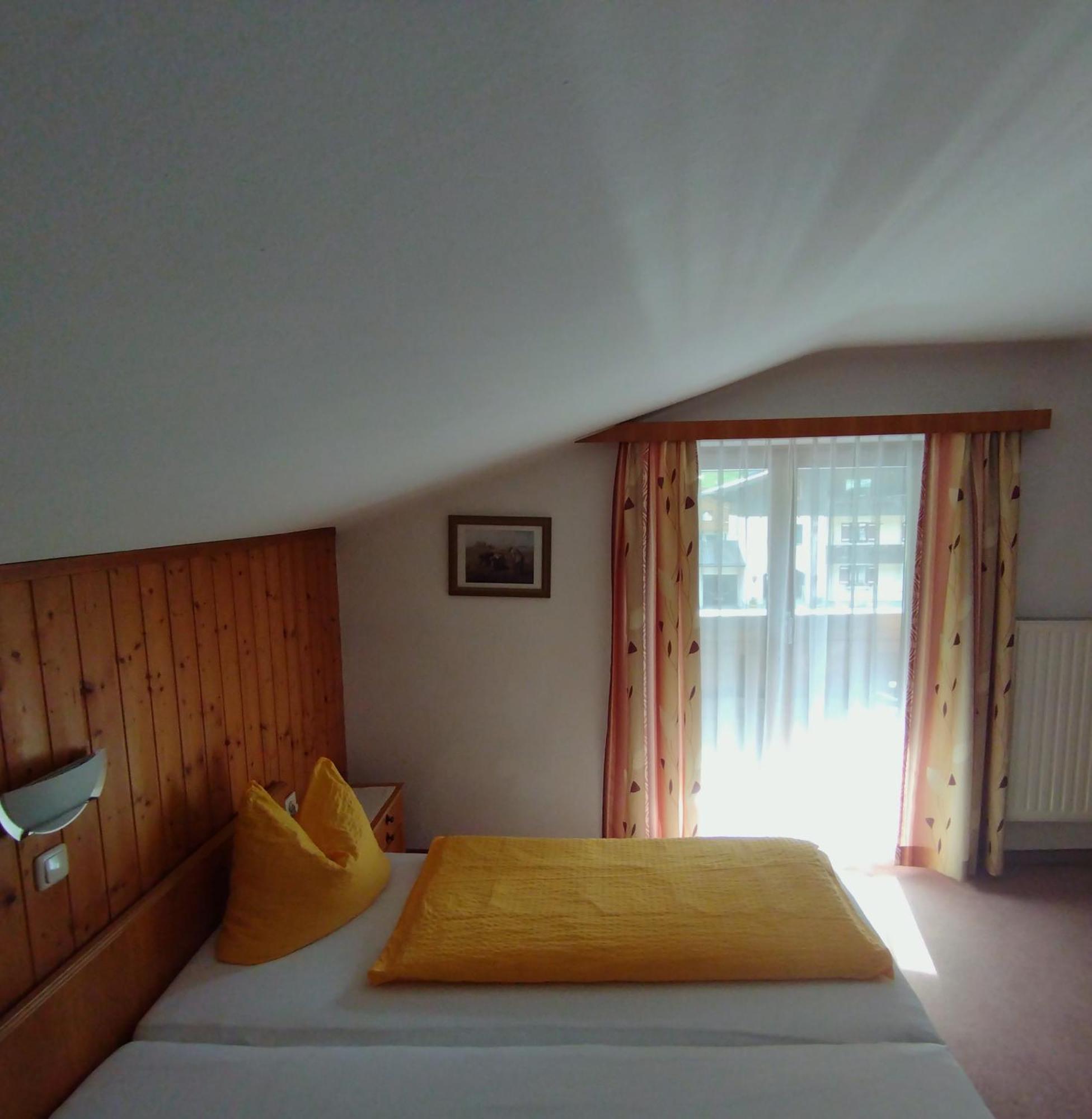 Pension Andrea Fusch an der Grossglocknerstrasse エクステリア 写真